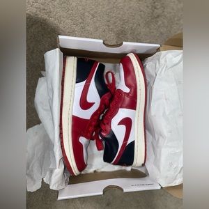 RED/BLACK JORDAN 1 LOWS